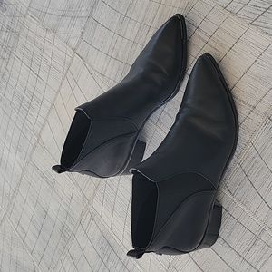 Marc Fisher LTD Yellin Black Leather Bootie - Size 8M